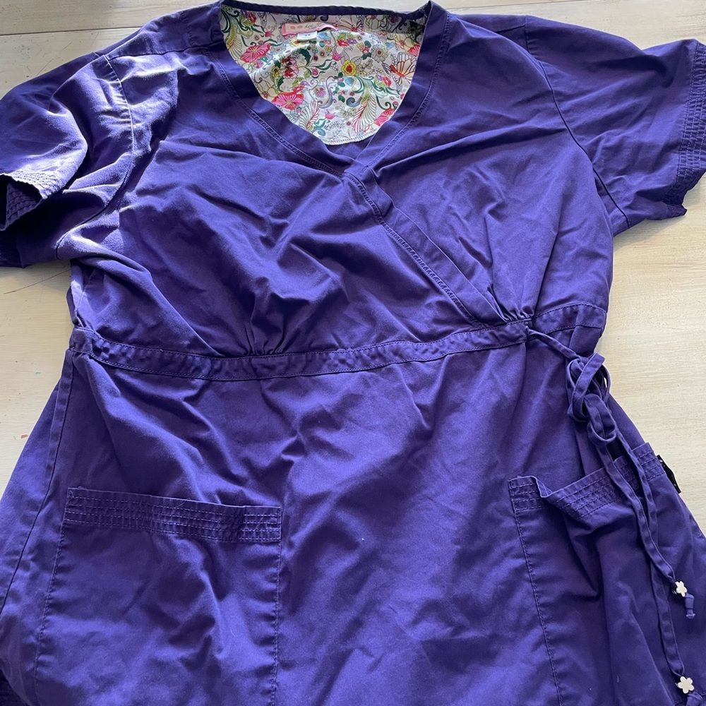 2X Koi Scrub Top